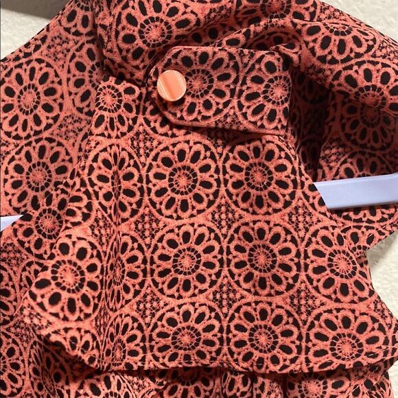 Worthington Deep Coral Ruffle Flutter Sleeve Blouse Small Medallion Print‎ - Picture 5 of 9